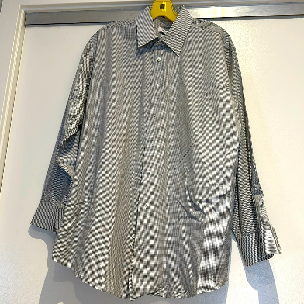 Calvin Klein slim fit dress shirt, black and white check pattern. Size 17 32/33